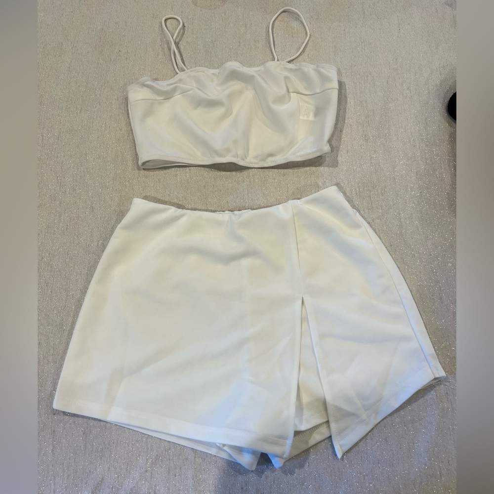 SHEIN BAE Solid Cropped Cami Top & Skort Set